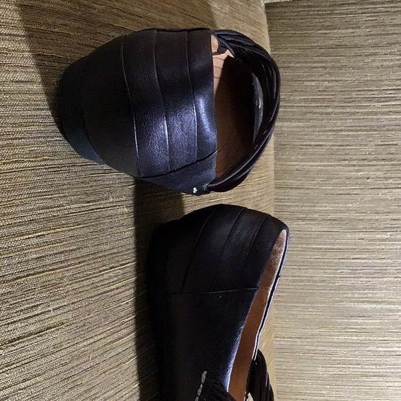 Brown leather flats - Picture 4 of 5